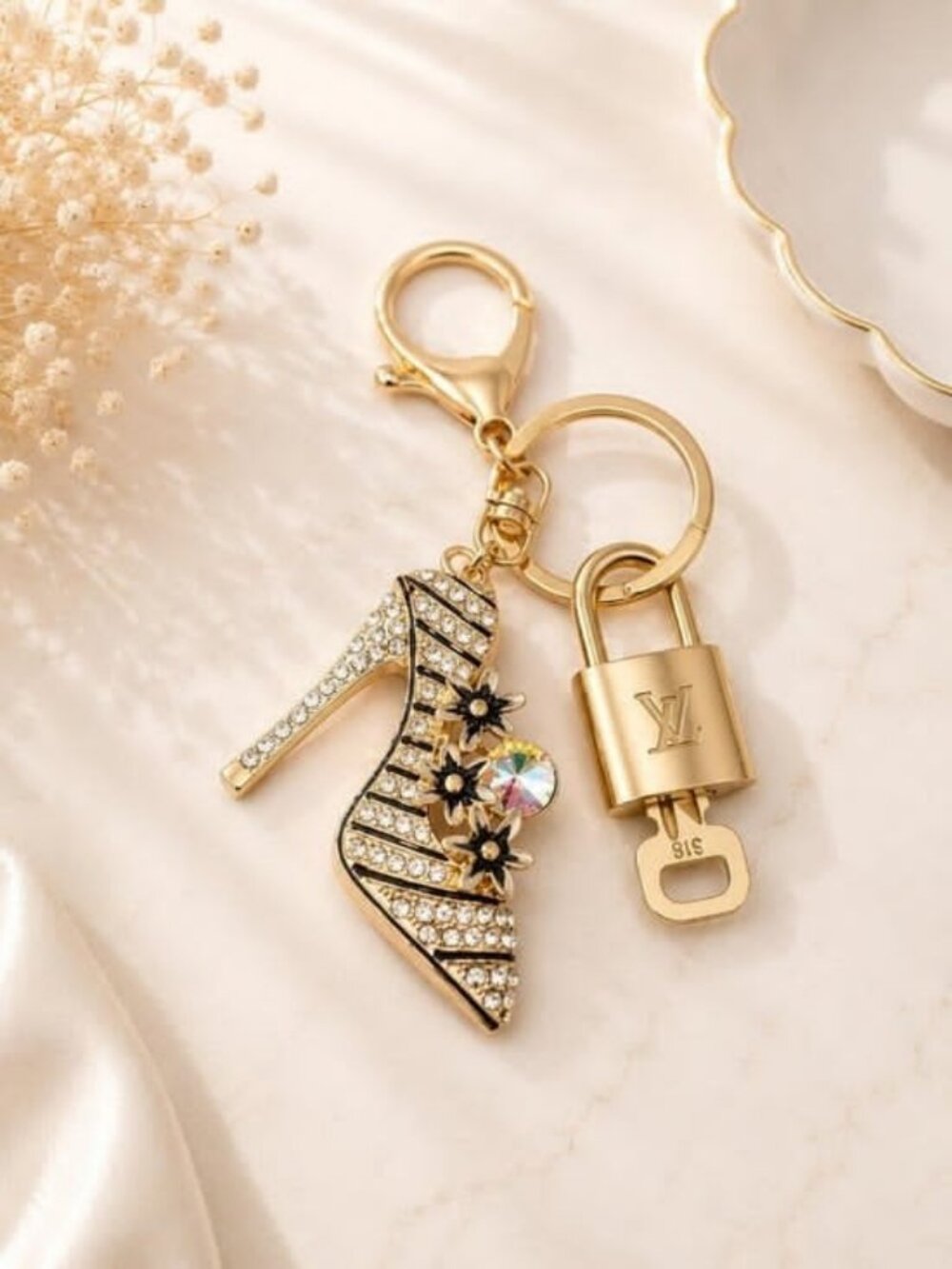 Authentic Louis Vuitton Gold Padlock 🔒 Shiny LV Key + Bag Unbranded Shoe Charm